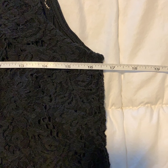 Lace Overlay Tank Top - Picture 3 of 4